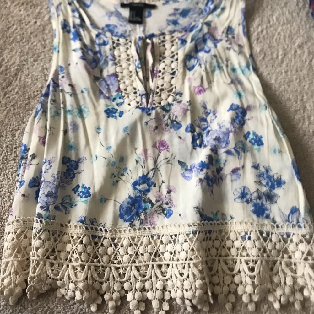 Floral beige crop top with lace on the bottom